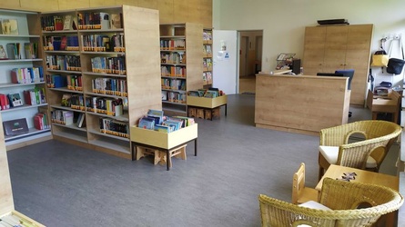Bücherei 2